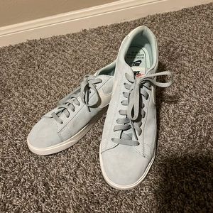 Nike Blazer Low Sneakers